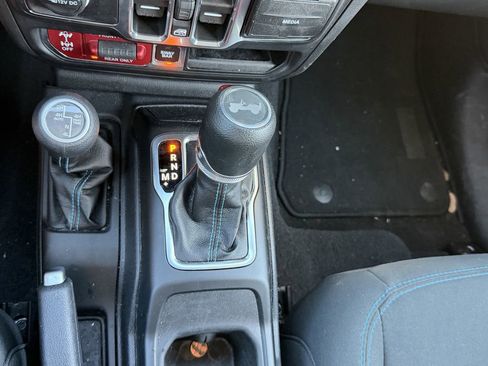 Used 2023 Jeep Wrangler Unlimited Rubicon 4xe AWD/4WD image 25