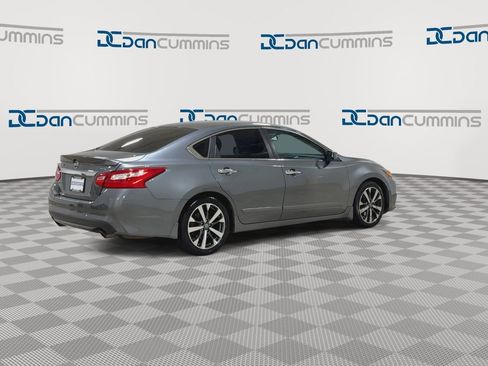 Used 2016 Nissan Altima 2.5 SR FWD image 8