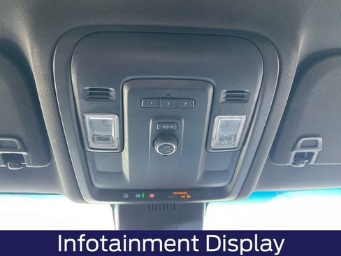 Used 2024 Chevrolet Suburban LT image 23