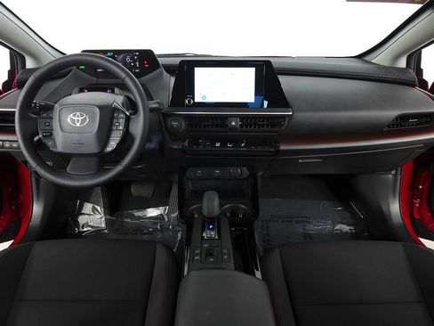 Used 2025 Toyota Prius Plug-In Hybrid image 24