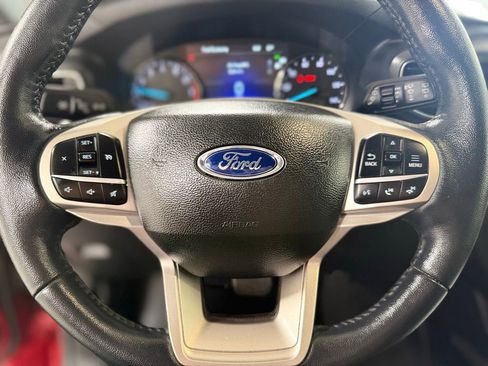 Used 2022 Ford Explorer XLT w/ Equipment Group 202A RWD image 12