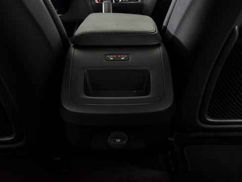 Certified 2025 Volvo V60 B5 Cross Country Plus image 21