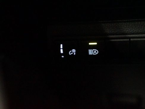 Used 2024 Toyota Corolla SE FWD image 24