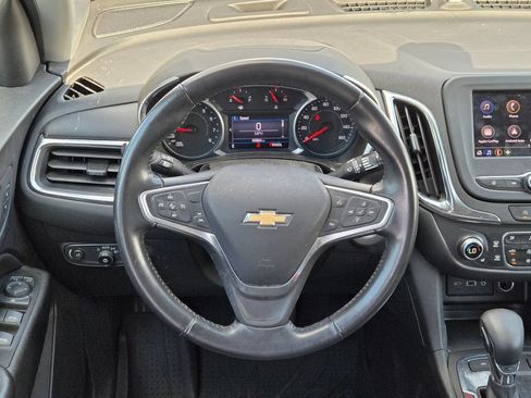 Used 2022 Chevrolet Equinox LT AWD/4WD image 16