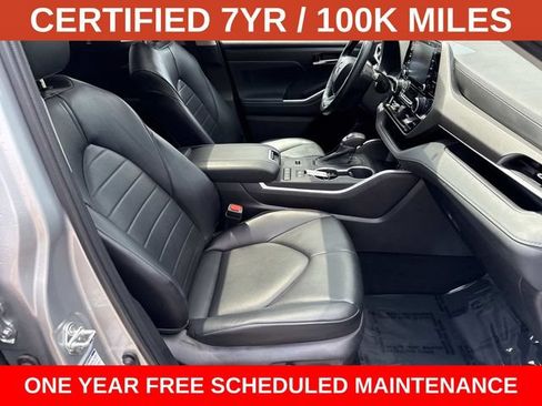 Used 2022 Toyota Highlander XLE AWD/4WD image 9