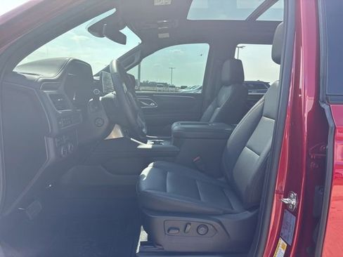 Used 2024 Chevrolet Tahoe Z71 w/ Luxury Package AWD/4WD image 11