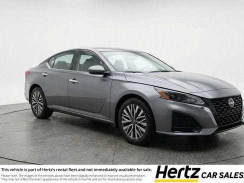 Used 2025 Nissan Altima 2.5 SV FWD image 1