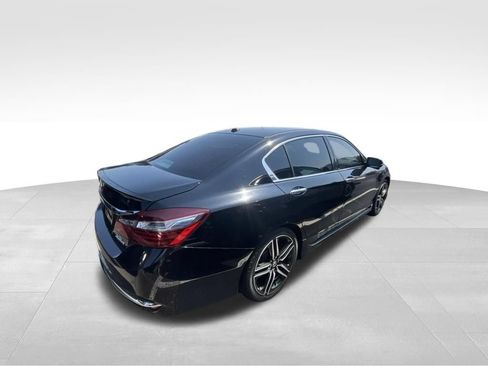 Used 2016 Honda Accord Touring image 14