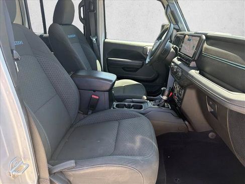 Used 2024 Jeep Wrangler Unlimited Rubicon 4xe AWD/4WD image 25