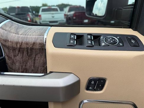 Used 2017 Ford F250 Lariat w/ Lariat Ultimate Package image 33