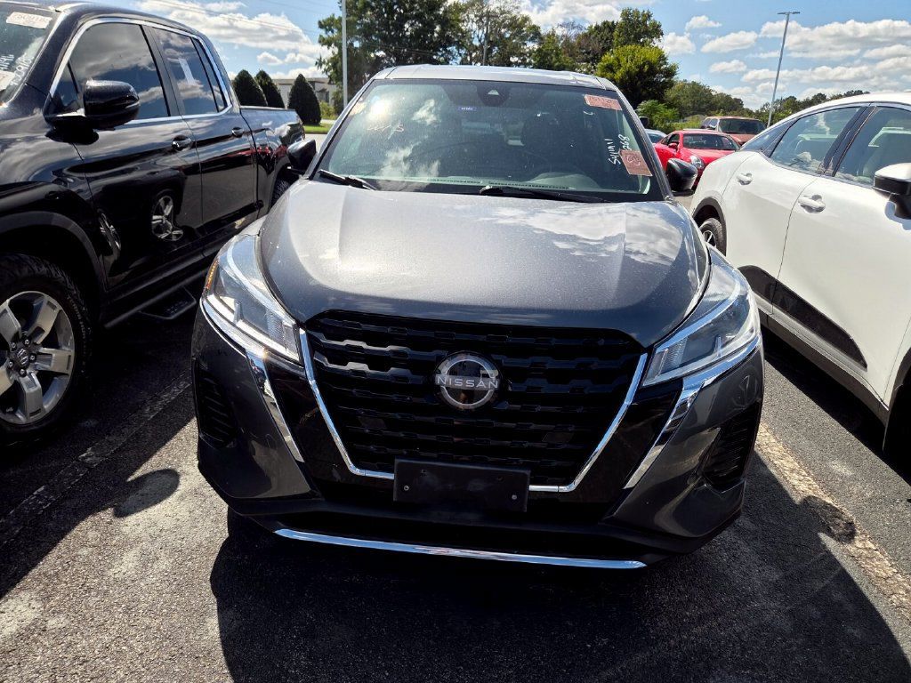 Used 2023 Nissan Kicks S FWD image 2