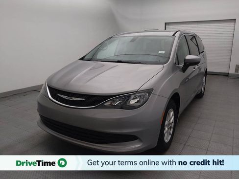 Used 2017 Chrysler Pacifica Touring FWD image 1