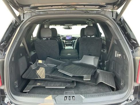 Used 2023 Ford Explorer ST-Line AWD/4WD image 19