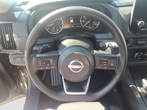 Used 2025 Nissan Pathfinder S AWD/4WD image 4