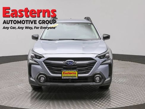 Used 2025 Subaru Outback Premium AWD/4WD image 2