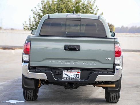 Certified 2023 Toyota Tacoma TRD Off-Road AWD/4WD image 7