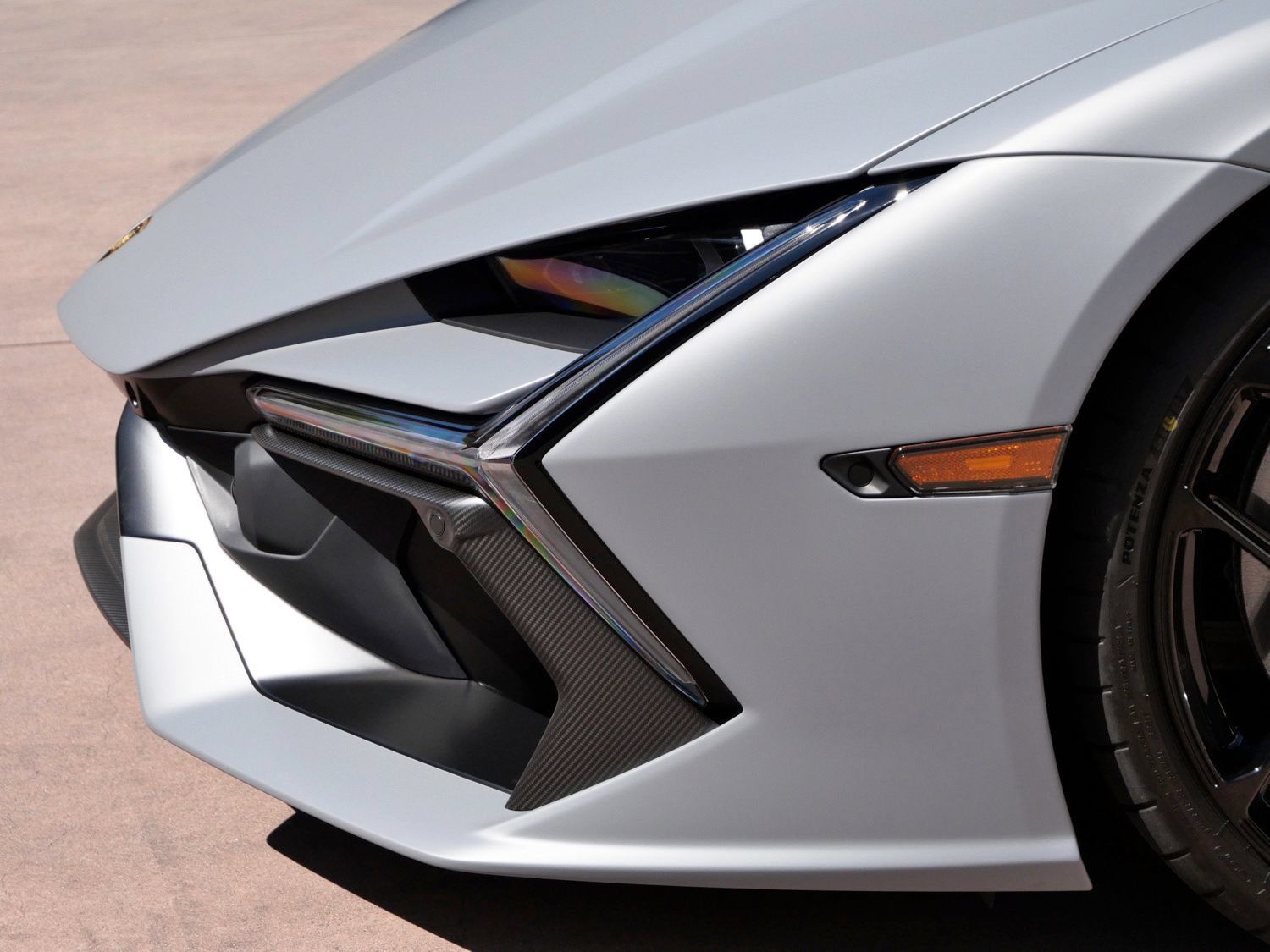 Used 2024 Lamborghini Revuelto AWD/4WD image 12