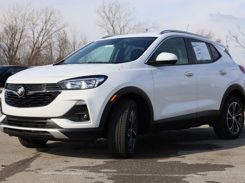 Used 2022 Buick Encore GX Select image 3