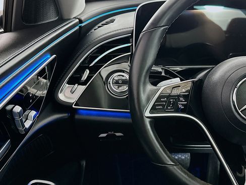 Used 2025 Mercedes-Benz E 450 4MATIC Sedan w/ MBUS Superscreen Package image 9