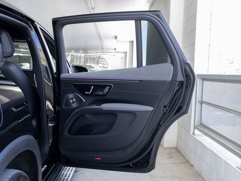 Used 2023 Mercedes-Benz EQS 450+ SUV image 23