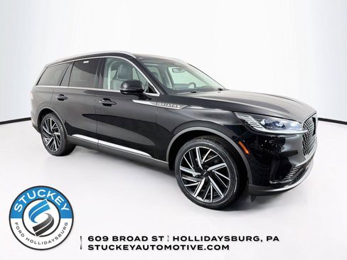 Used 2025 Lincoln Aviator Reserve w/ Equipment Group 201A AWD/4WD image 1