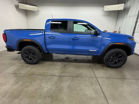 New 2025 GMC Canyon Elevation w/ Convenience Package image 8