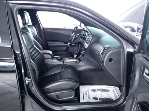 Used 2016 Dodge Charger SRT w/ Harman/Kardon Audio Group RWD image 38