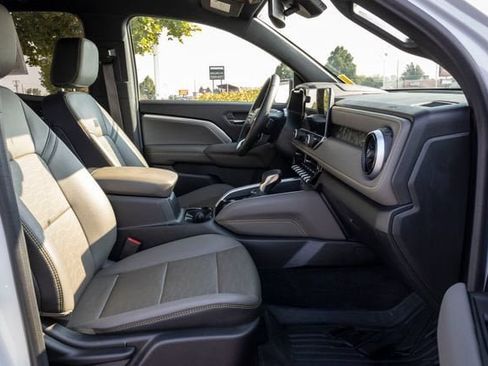 Certified 2024 Chevrolet Colorado ZR2 w/ ZR2 Convenience Package III AWD/4WD image 7