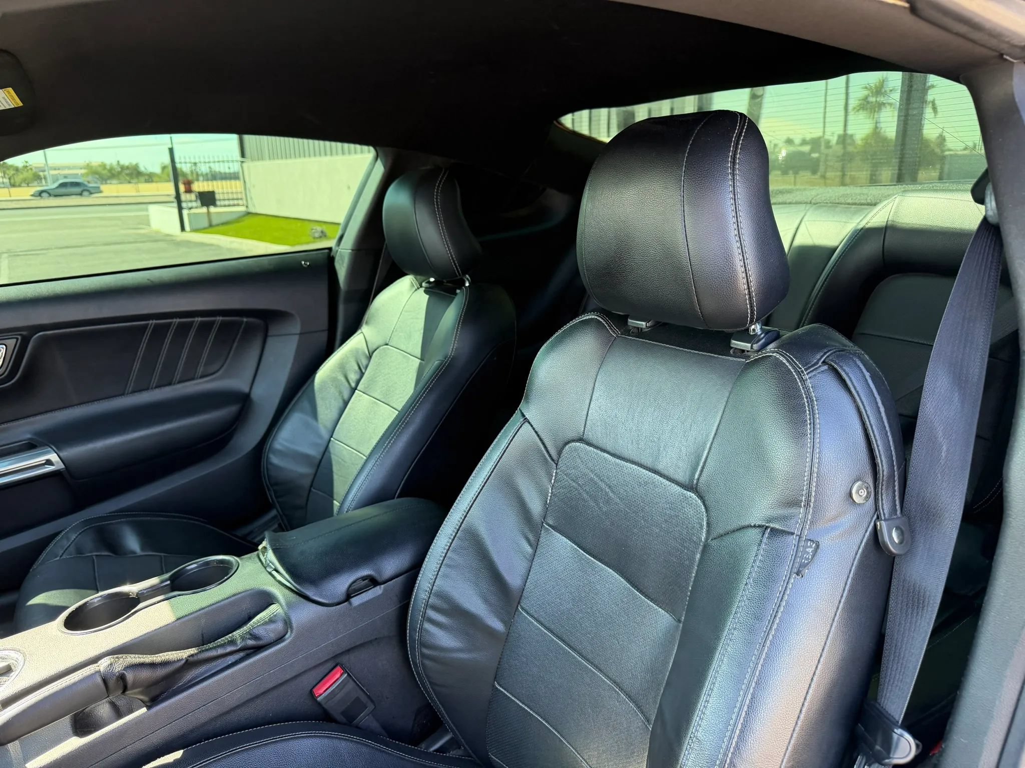 Used 2017 Ford Mustang GT Premium w/ Black Accent Package RWD image 22