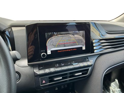 Used 2025 Toyota Camry LE FWD image 13