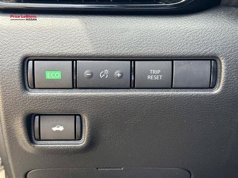 Used 2022 Nissan Sentra SV w/ Trunk Package FWD image 20