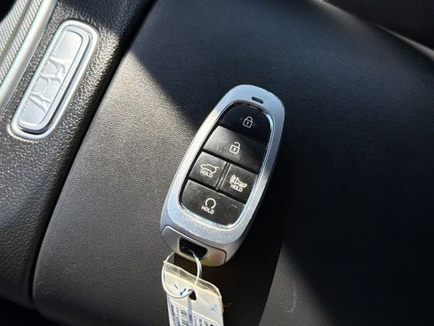 Used 2023 Hyundai Santa Fe SEL image 21