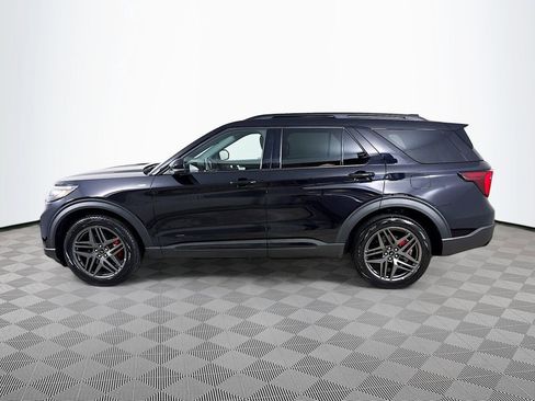Used 2025 Ford Explorer ST-Line w/ ST-Line Street Pack AWD/4WD image 4