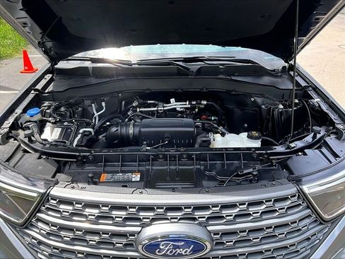 Used 2023 Ford Explorer XLT w/ Equipment Group 202A AWD/4WD image 30