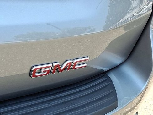 Used 2025 GMC Yukon XL Denali AWD/4WD image 32