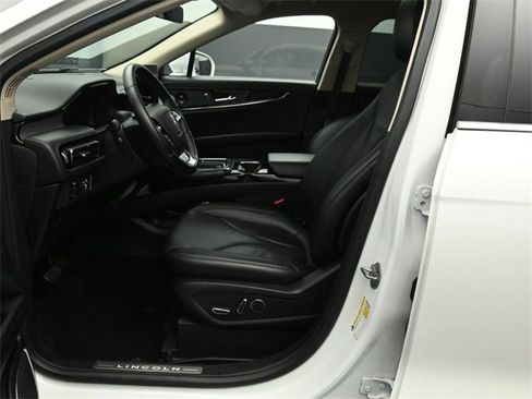 Certified 2023 Lincoln Nautilus Reserve w/ Luxury Package image 10