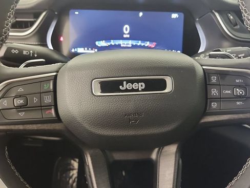 Used 2024 Jeep Grand Cherokee Limited AWD/4WD image 12