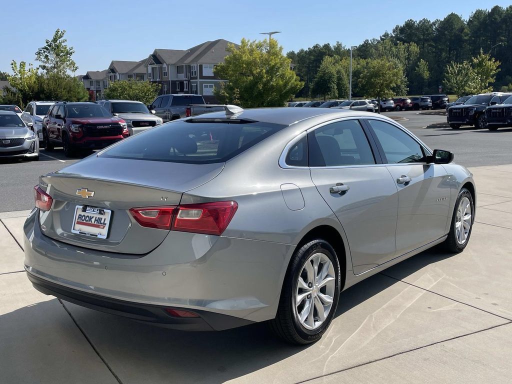 Used 2025 Chevrolet Malibu LT FWD image 5