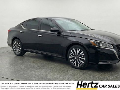 Used 2025 Nissan Altima 2.5 SV FWD image 1