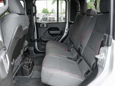 Used 2024 Jeep Gladiator Rubicon w/ Convenience Group AWD/4WD image 36