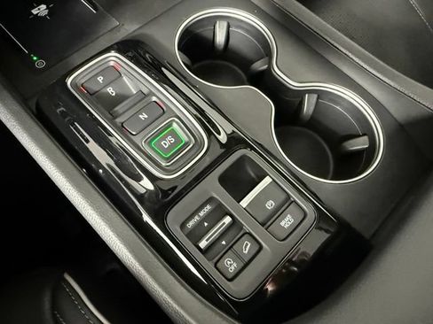 Used 2025 Honda Pilot Elite image 26
