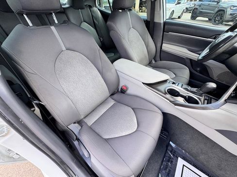 Used 2021 Toyota Camry LE FWD image 18