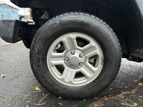 Used 2018 Jeep Wrangler Sport image 17