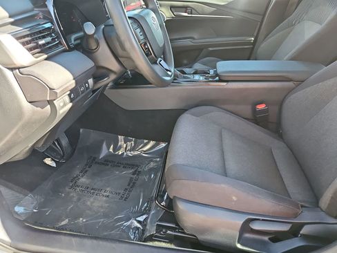 Used 2025 Toyota Camry LE image 18