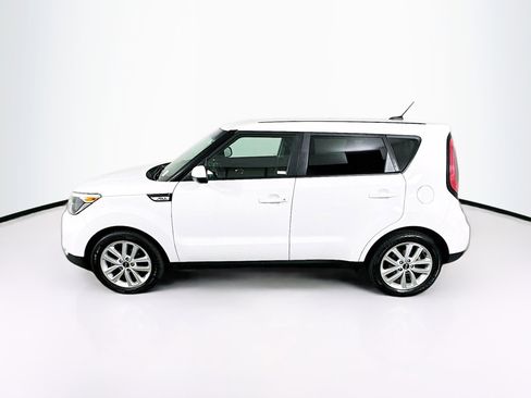 Used 2018 Kia Soul + FWD image 4