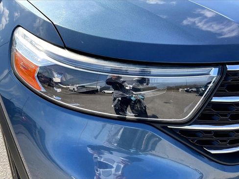 Used 2020 Ford Explorer XLT image 33