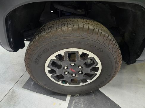 Used 2024 Toyota Tacoma TRD Off-Road AWD/4WD image 10