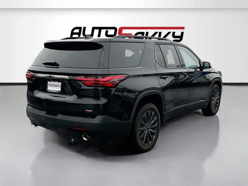Used 2023 Chevrolet Traverse RS image 7