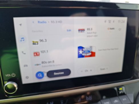 Used 2025 Toyota Camry SE image 25