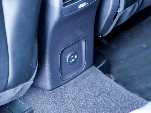 Used 2022 Ford Escape Titanium w/ Titanium Elite Package image 18